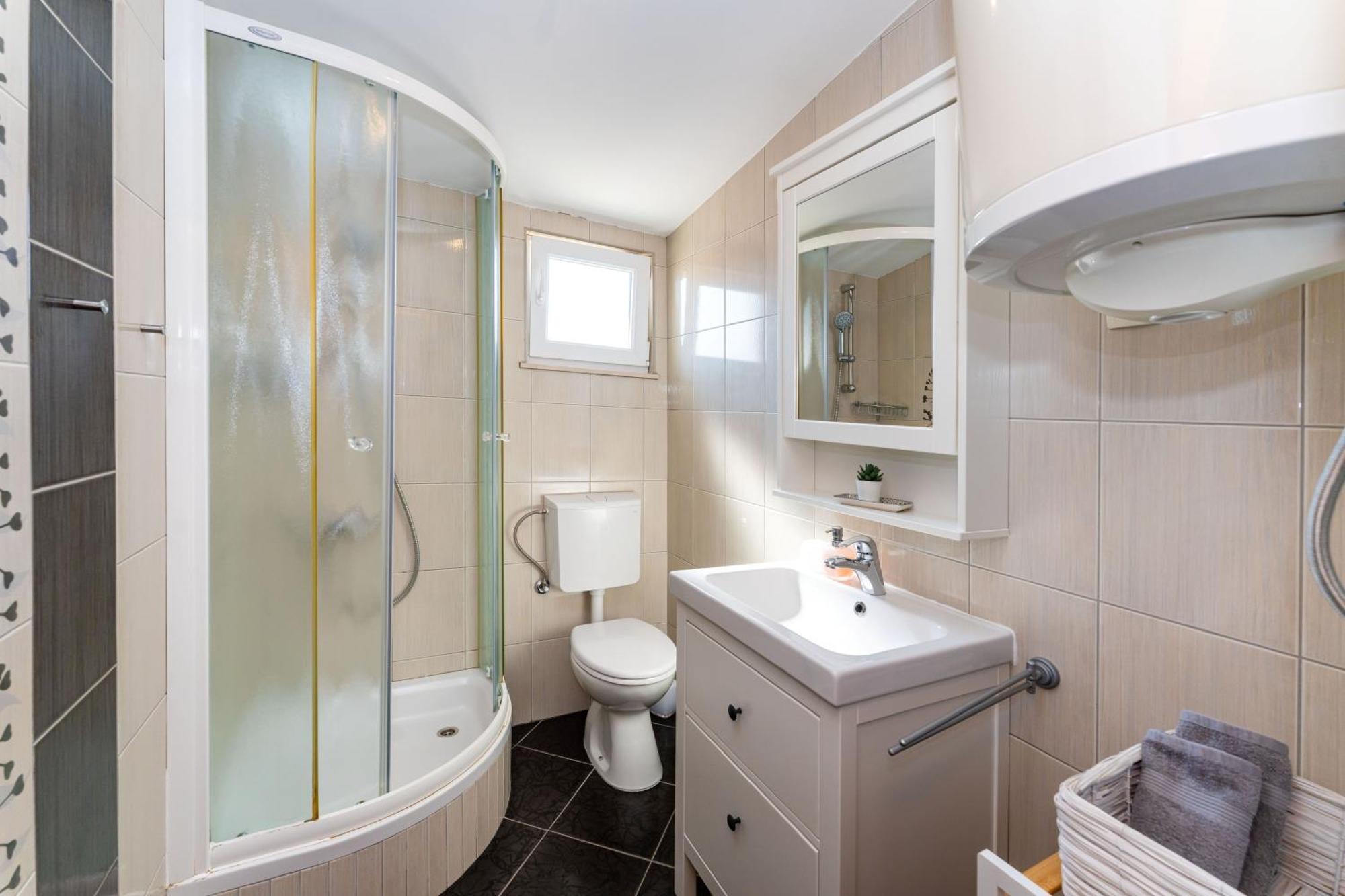 בטינה Apartmenthouse Ivana מראה חיצוני תמונה