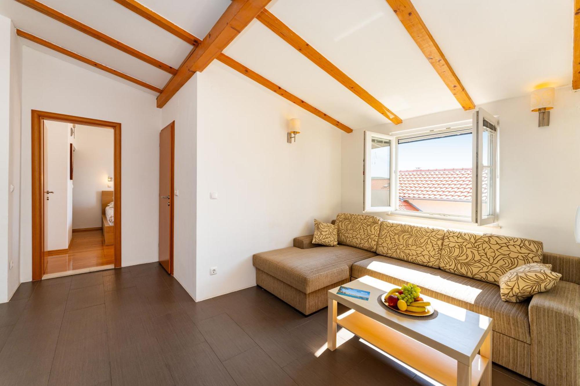 בטינה Apartmenthouse Ivana מראה חיצוני תמונה
